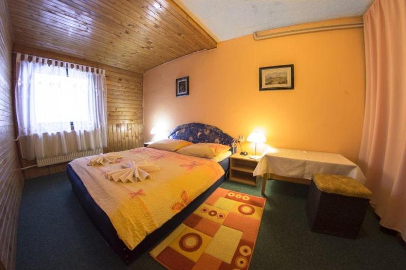Hotel Fran Маков Екстер'єр фото
